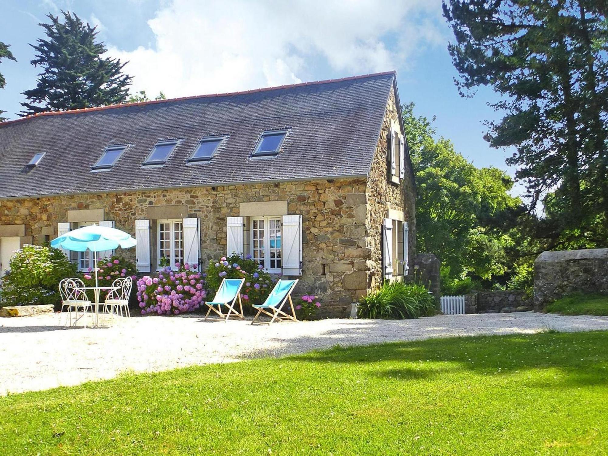 Beautiful Country House On Common Property Plougrescant Buitenkant foto